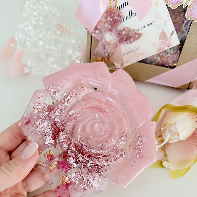 podtacek-darek-pro-pani-ucitelku-o